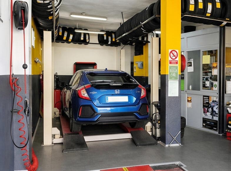 Programación del sensor de presión TPMS en Nigrán